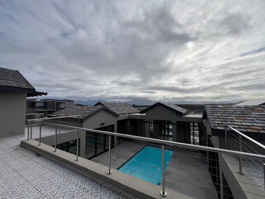 5 Bedroom Property for Sale in Oubaai Western Cape